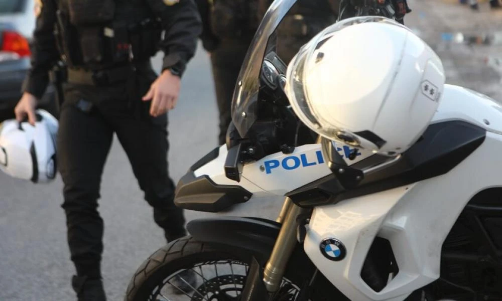 Αιματηρή συμπλοκή μεταξύ Κούρδων στον Πειραιά έξω από σούπερ μάρκετ στο Πασαλιμάνι-Ένας νεκρός και ένας τραυματίας